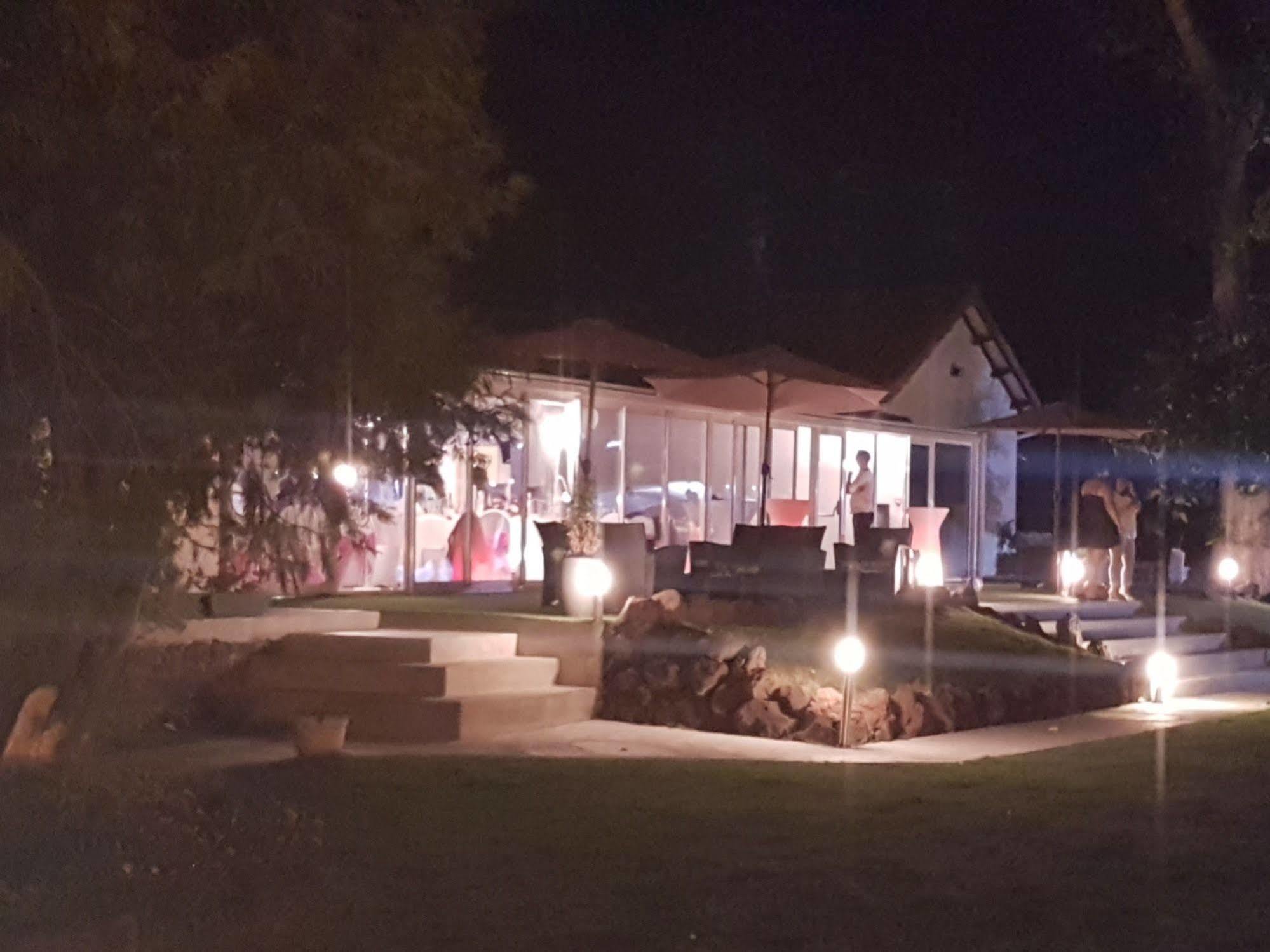 Domaine De La Palle Pontgibaud Buitenkant foto